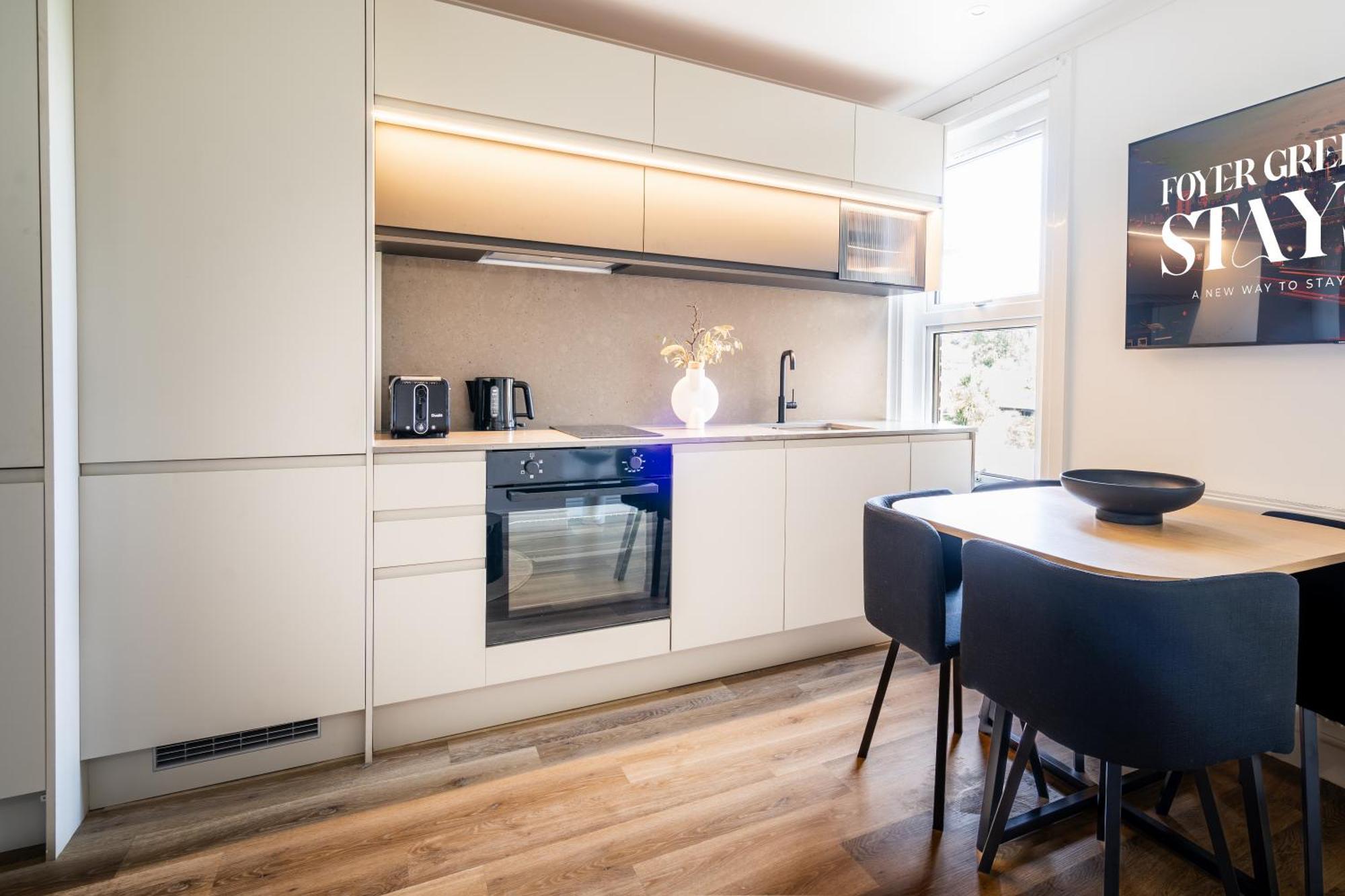 Newly Designed, 2Br Apt, 5Min From Northwood London Tube Station, Nato Hq, Ideal For Wembley, Warner Studio, Contractors Exterior foto